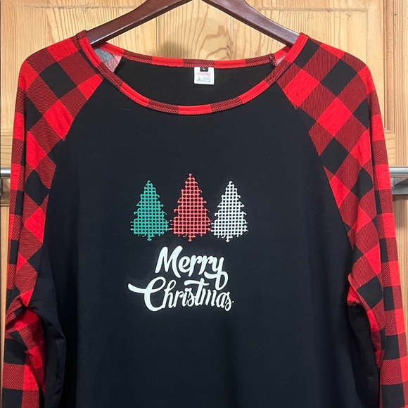 Other - Plaid Sleeve Merry Christmas Sleep Top Oversized Sz L